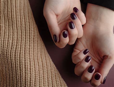 Smalto rouge noir: top 10 smalti eleganti per manicure raffinate